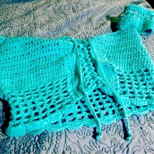 Crochet crop top with drop shoulder sleeves